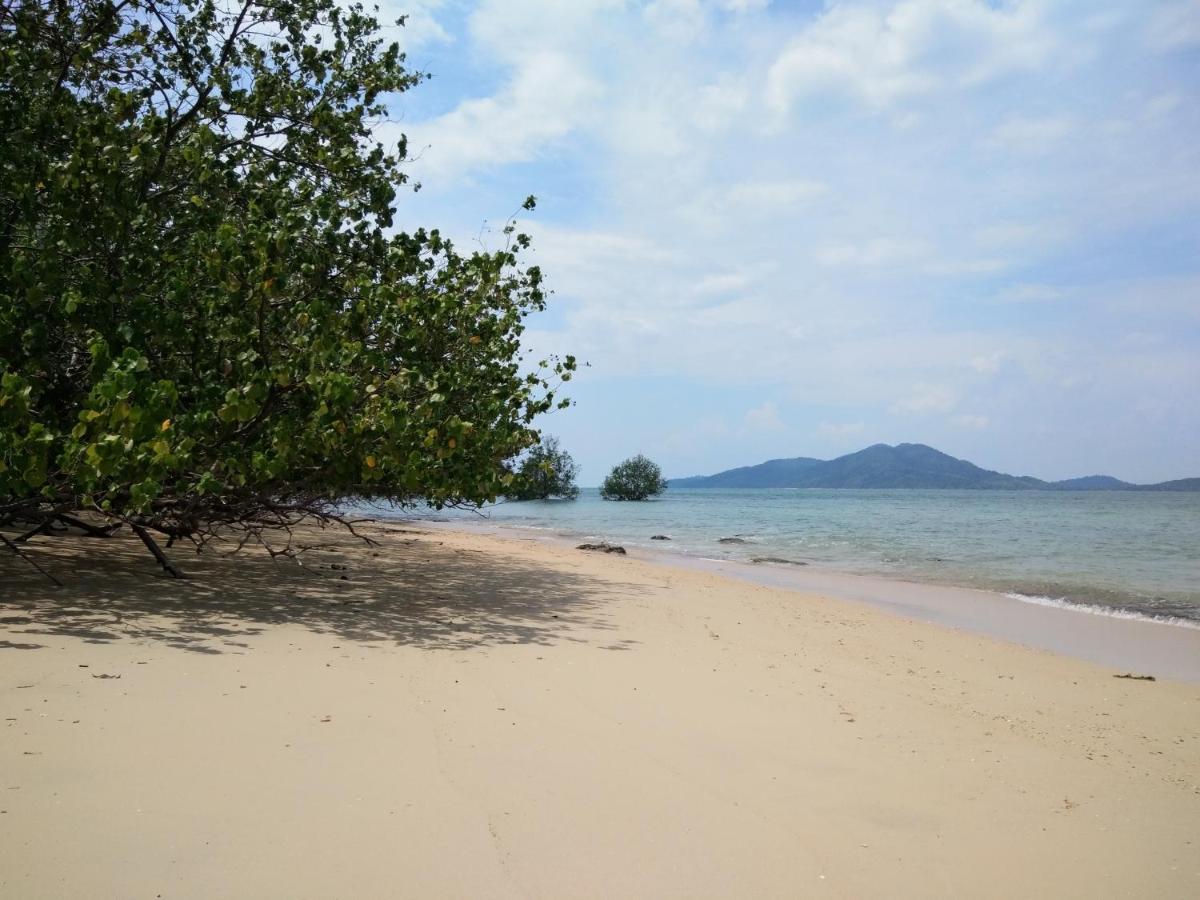 Jansom Bungalow 2 Koh Phayam Exterior photo